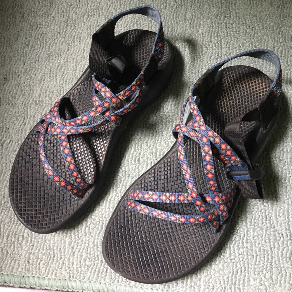 size 9 chacos